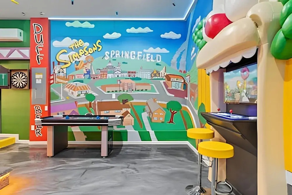 Luxurious 9BR Paradiso Pool, Cinema & Game Room