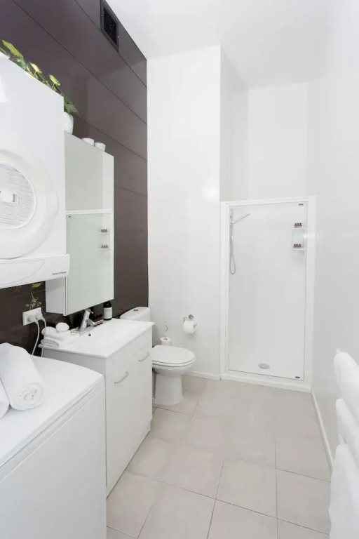 TOWNY - Top Floor Tranquility - 2 Bedrooms