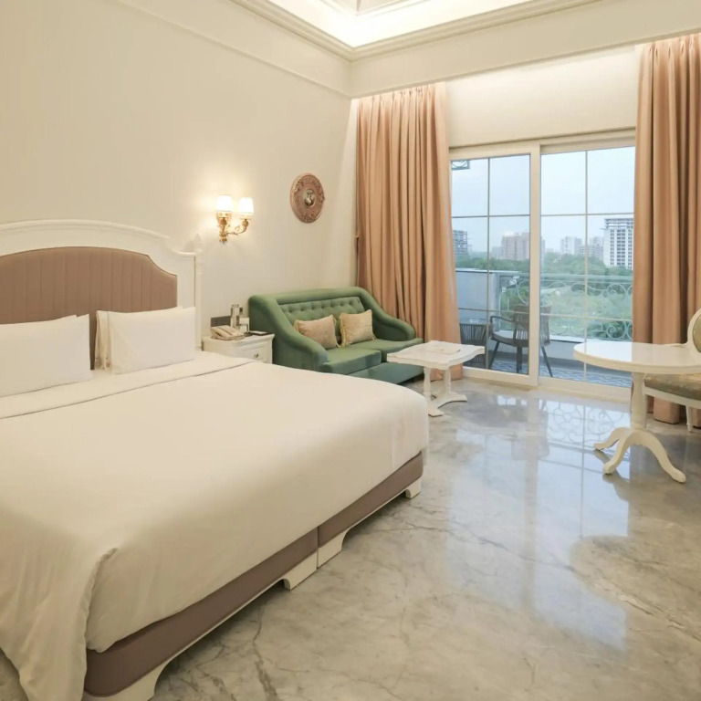 Hotel Hillock Ahmedabad