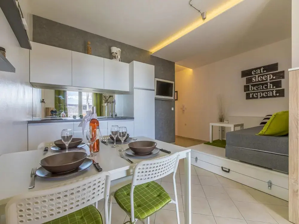 Apartment COLOR GREEN