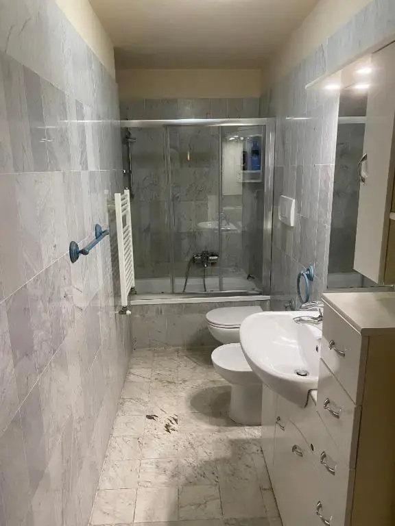 Renovated apartment with 3 bedrooms in an historic palazzo between port and old town