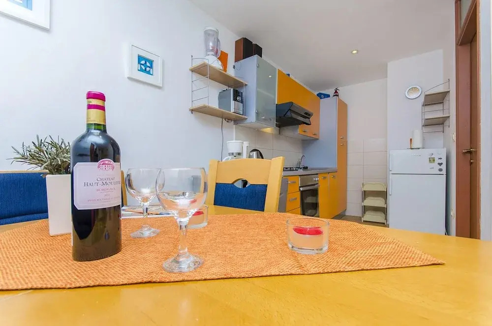 House With one Bedroom in Stari Grad, With Enclosed Garden and Wifi -
