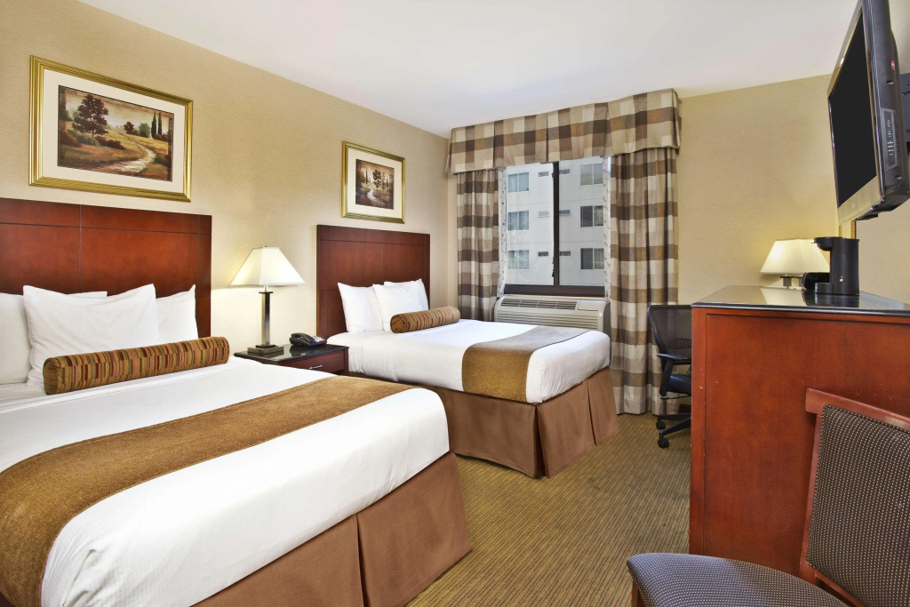 Best Western PLUS Arena Hotel