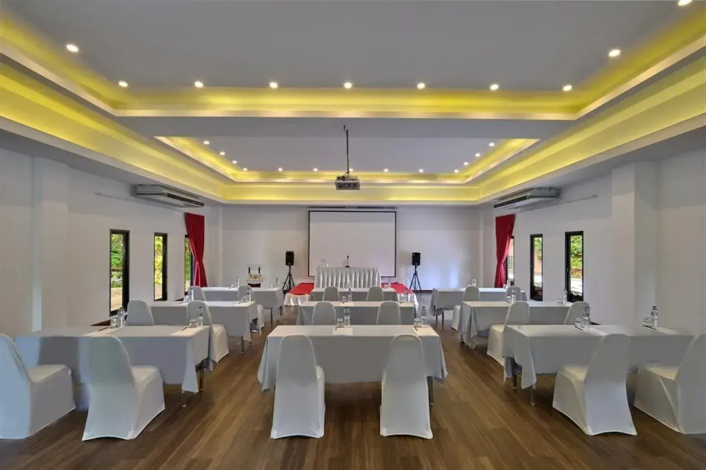 Nai Yang Beach Resort and Spa