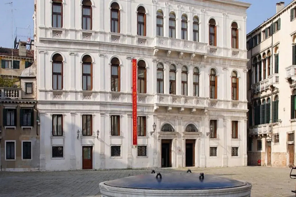 Venice Roulette Hotel