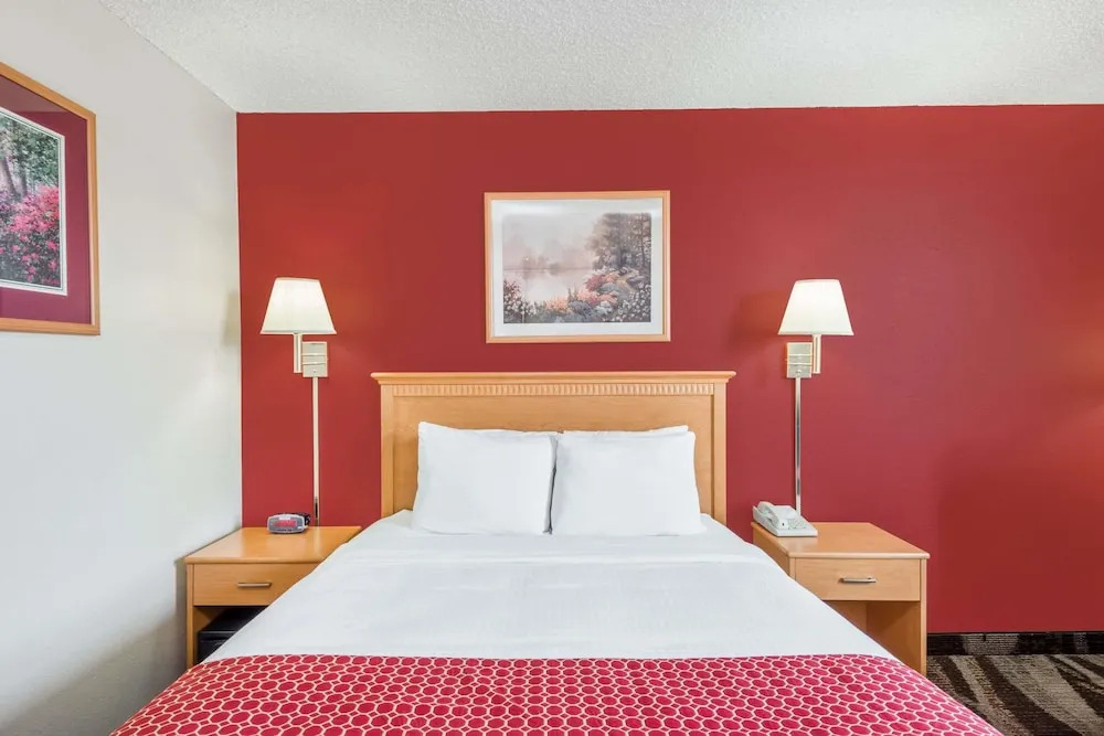 Days Inn By Wyndham Gillette