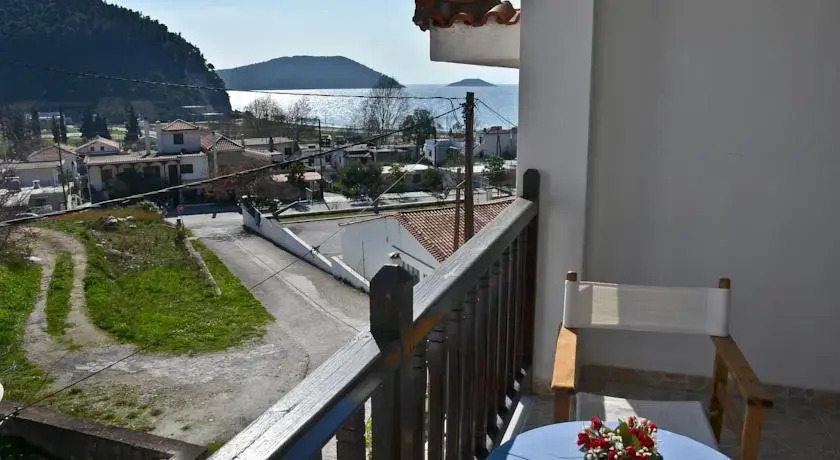 Aris Junior Studio & Apartments