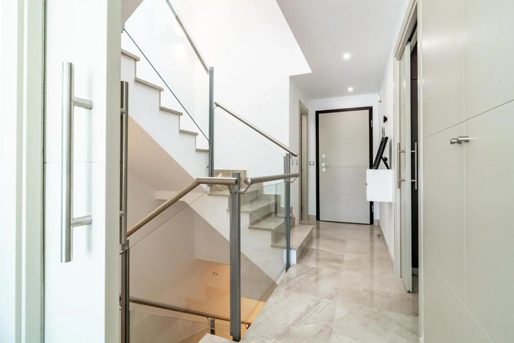 GG- Modern townhouse, families & couples only