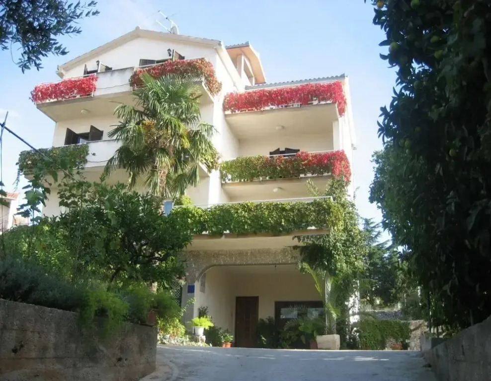 Apartment Biserka