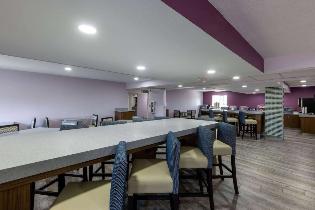 La Quinta Inn by Wyndham Kansas City Lenexa