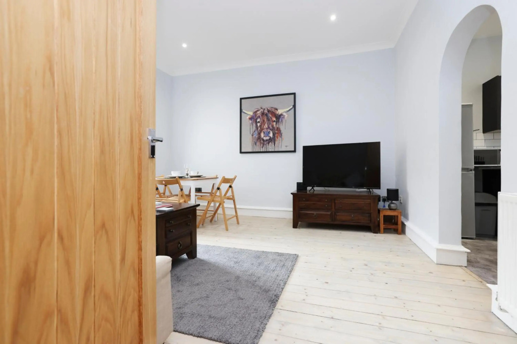 Stunning 2 Bed Apt Nr The Royal Mile & The Castle