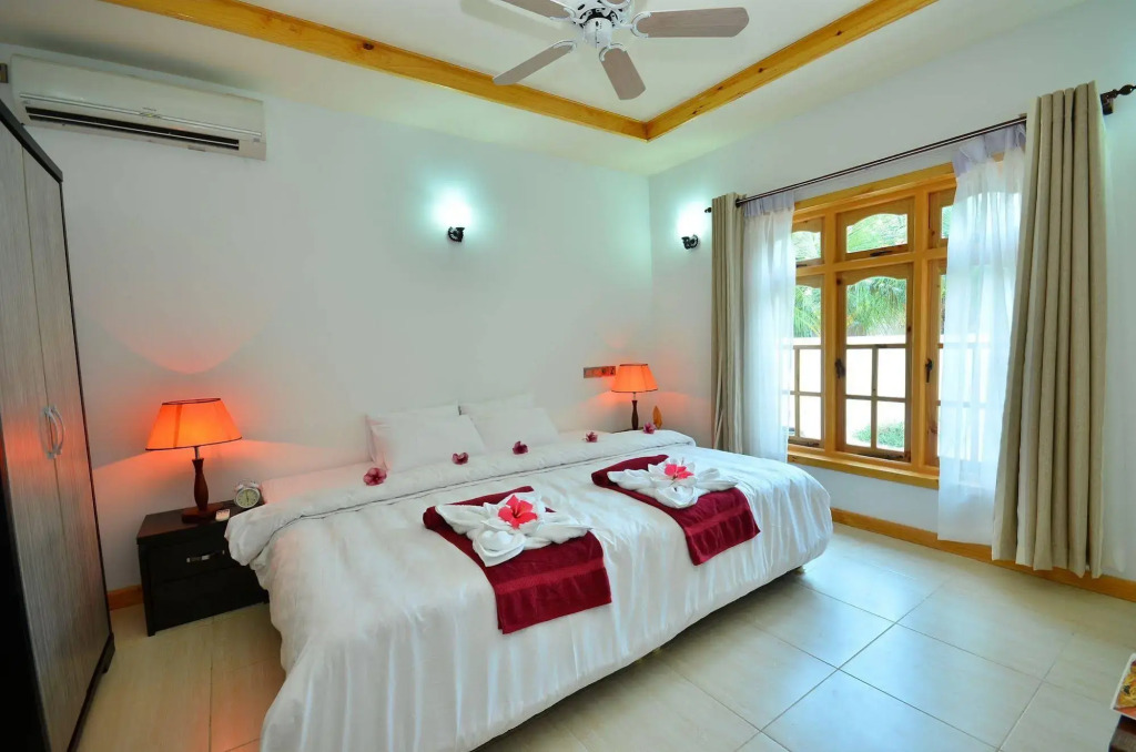 Athiri Inn