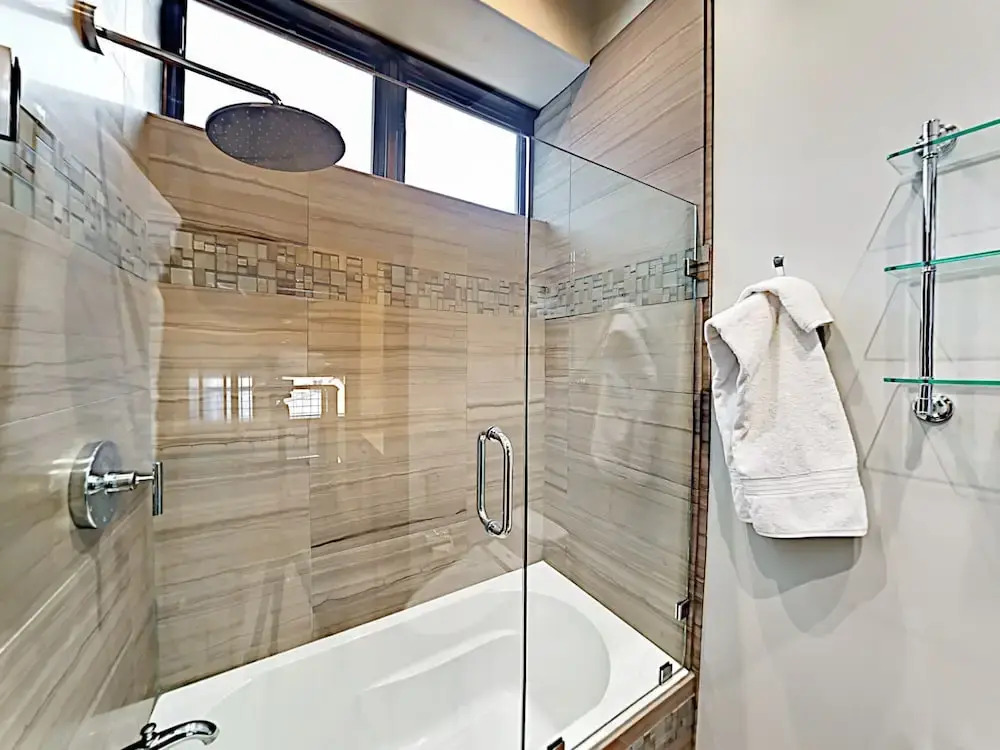 11090 Henness Road Home