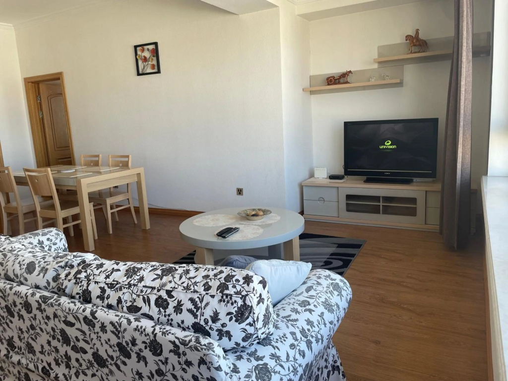 Lovely 2 BR unit with city view