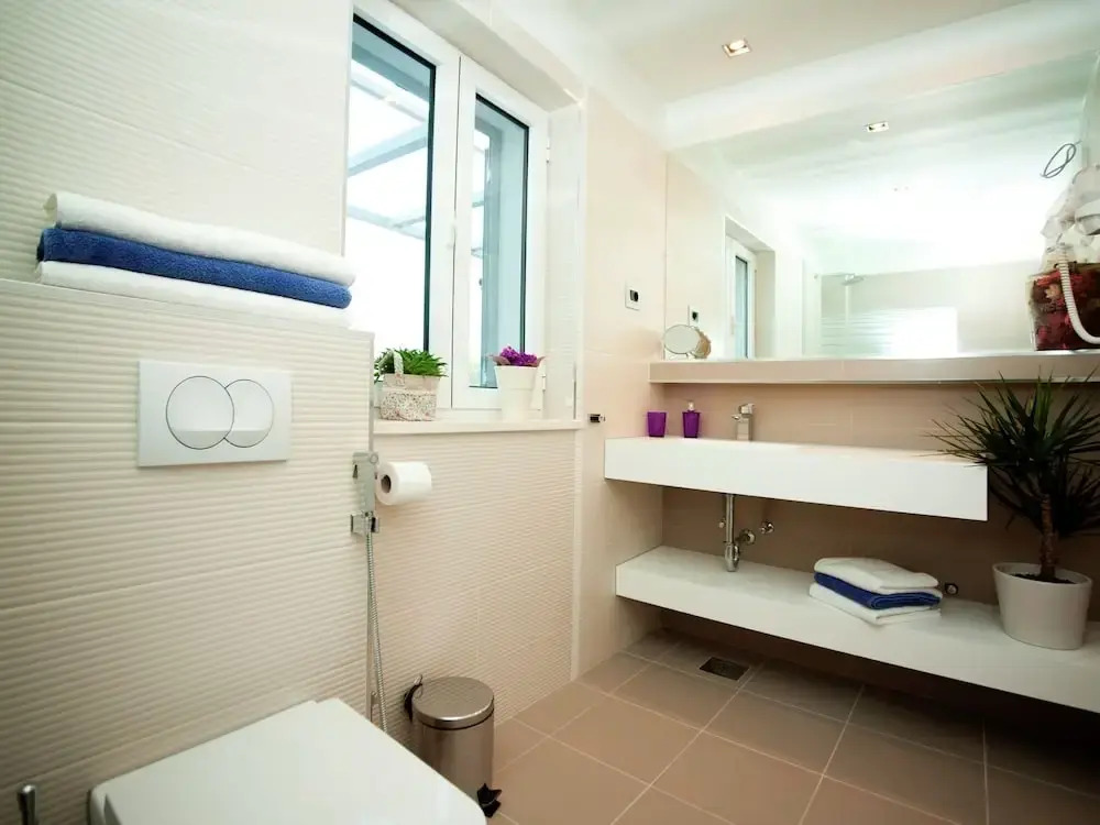 Modern Apartment with Private Pool in Split