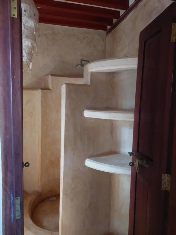 Samaki House