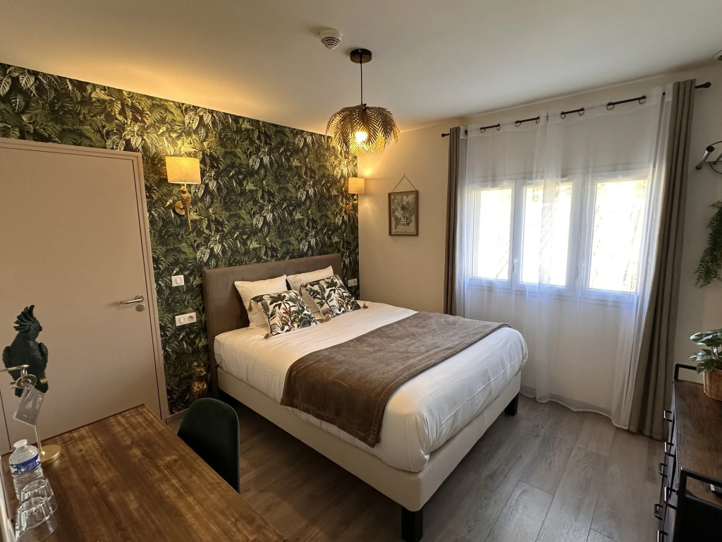 Auberge du Vieux Lanas Logis Hotel Restaurant