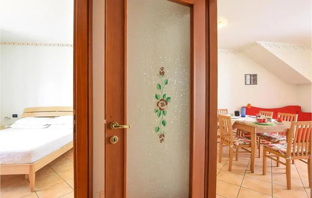 Beautiful Apartment in Jesolo With 2 Bedrooms, Wifi and Outdoor Swimming Pool