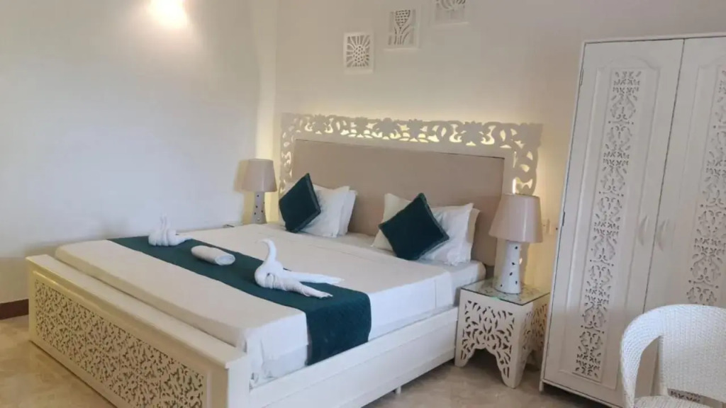 Lillywoods NV beach Resort