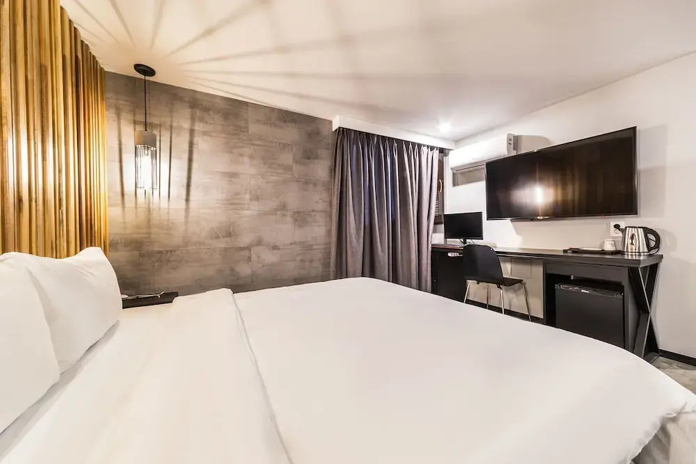 Xym Hotel