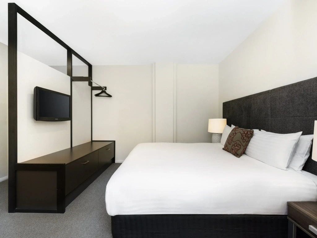 Mantra One Sandy Bay Road