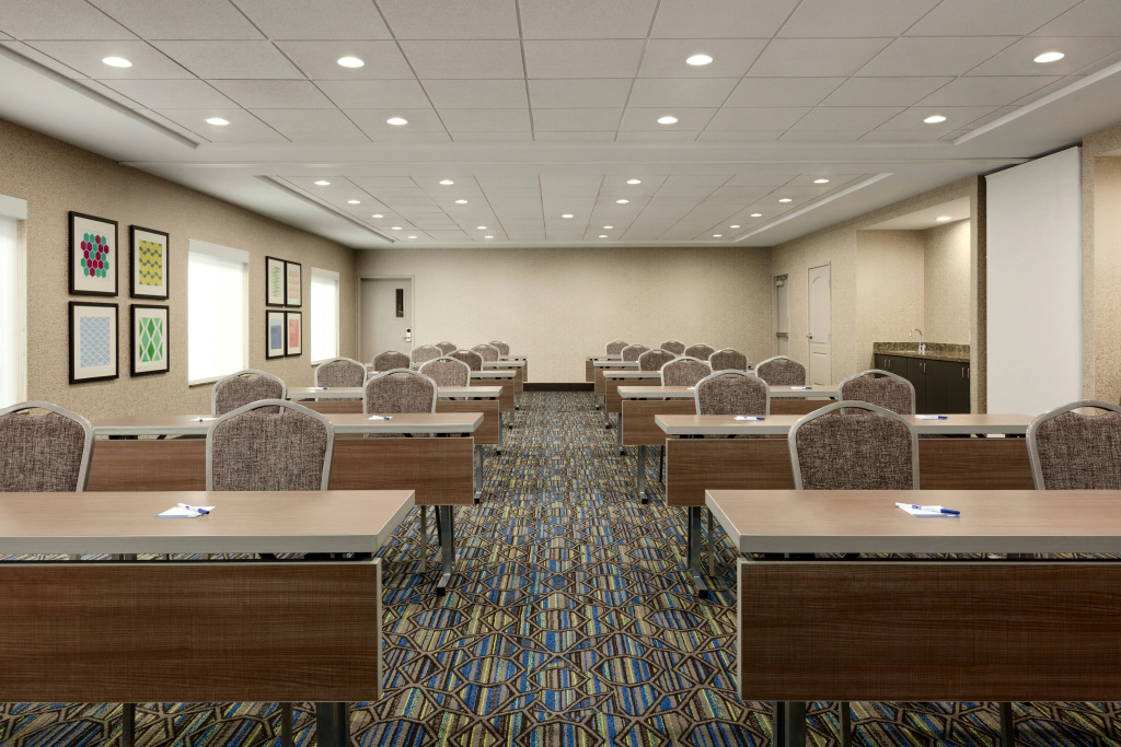 Holiday Inn Express & Suites Merced - Yosemite Natl Pk Area by IHG