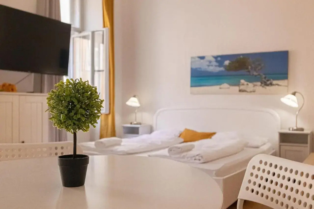 Peerles 2BR Apt. Perfectly Situated&Well Connected
