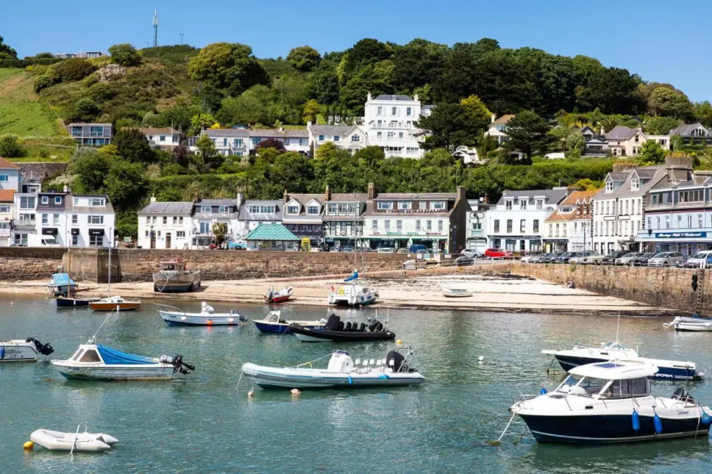 The Moorings Hotel & Restaurant