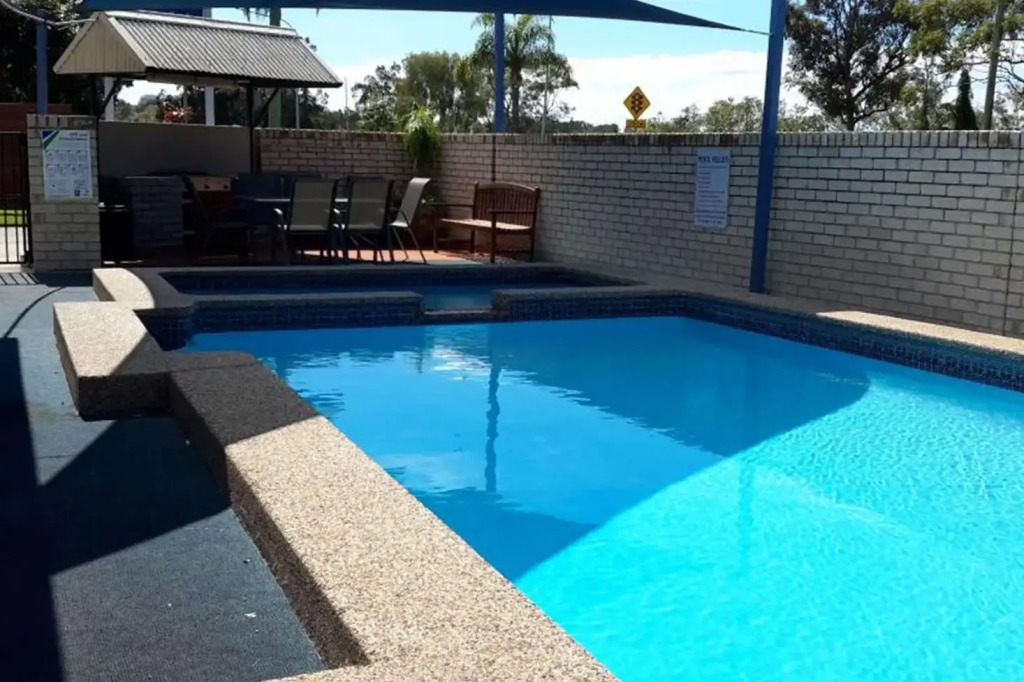 Twin Towns Motel