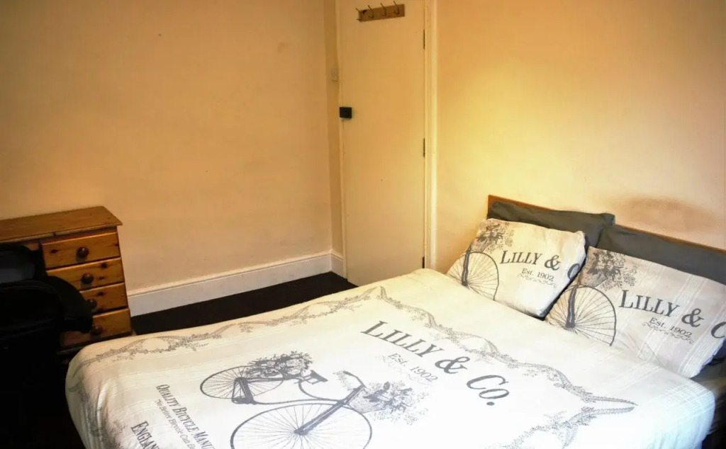 Birmingham Guest House 09