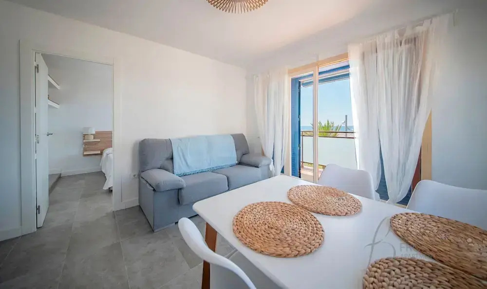 R154 - Apartamento Frente AL MAR EN Coma-ruga 3