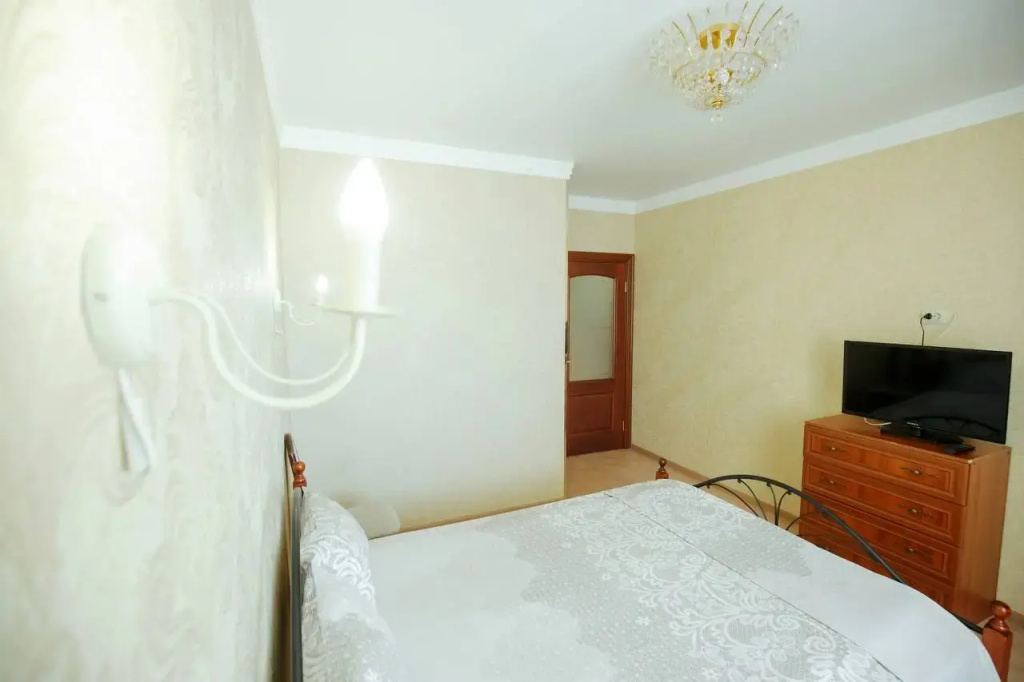 Sobornaja 14 Dvuhkomnatnye apartamenty v ZhK "Zolotye kupola"