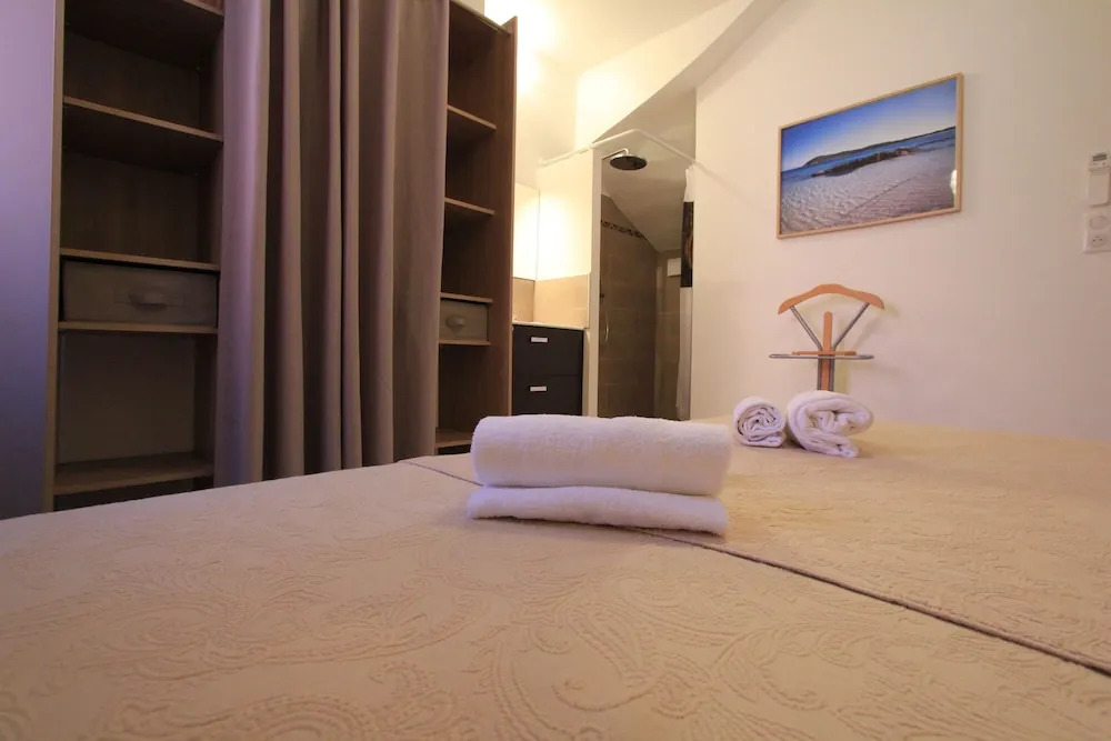 Villas CALA CORSA - 3 chambres piscine partagée chauffée - CALA ROSSA Porto-Vecchio - Villas entièrement Climatisées - Internet gratuit
