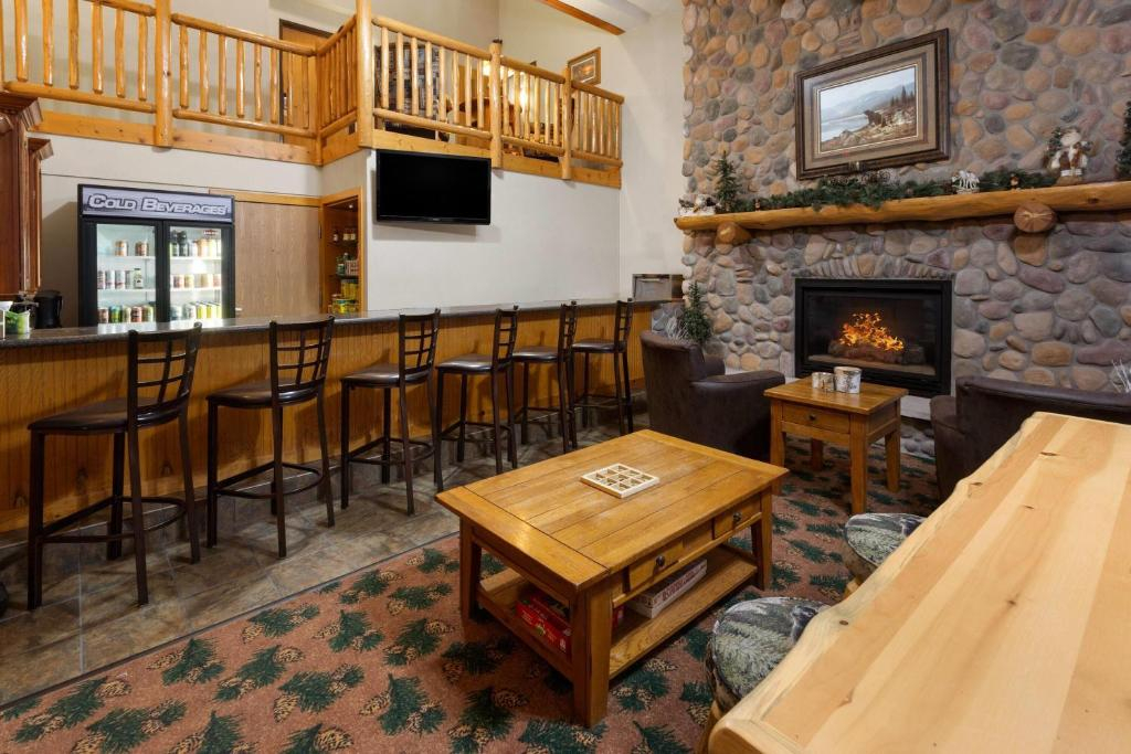 Shell Lake Lodge, a Travelodge by Wyndham
