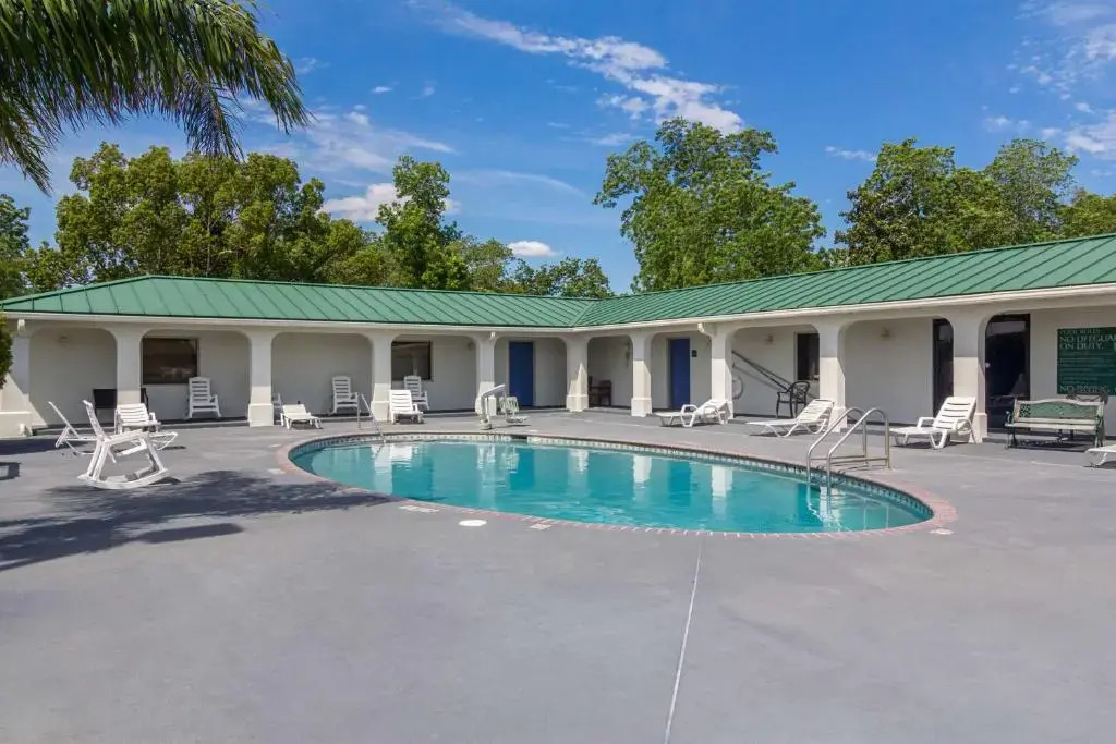 Motel 6 Waycross