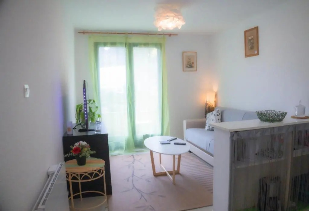 Superbe appartement avec parking prive et entrée autonome