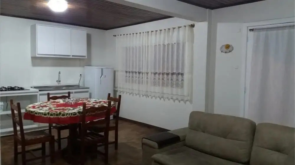 Casa Serrana - 07 Pessoas - 03 Quarto