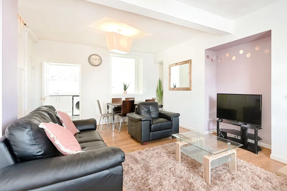 Swansea Hosea Spacious Home