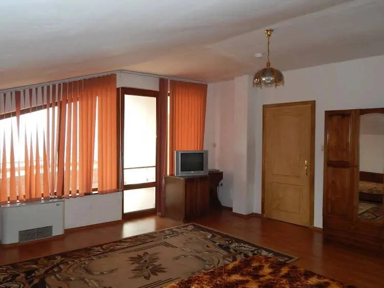 House Mirlevi