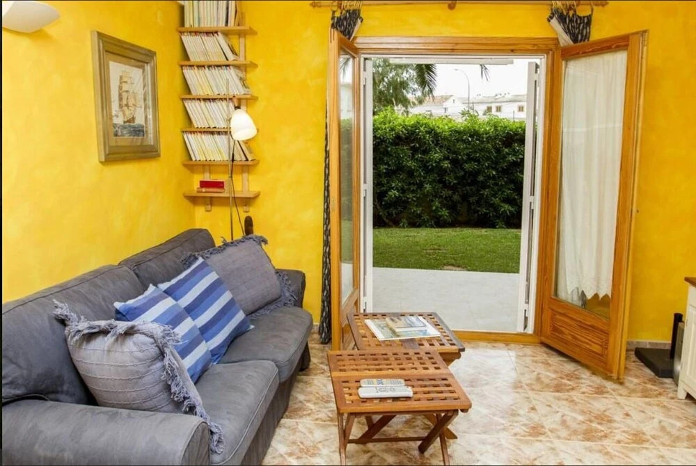 Apartment near the beach, with garden in Denia
