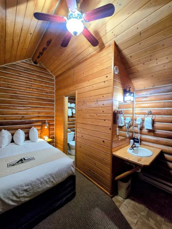 Alpine Lodge