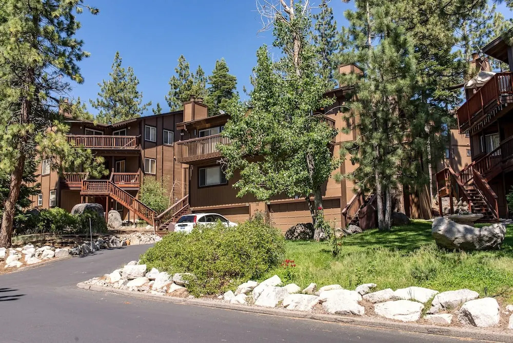 Lake Village Townhouse B