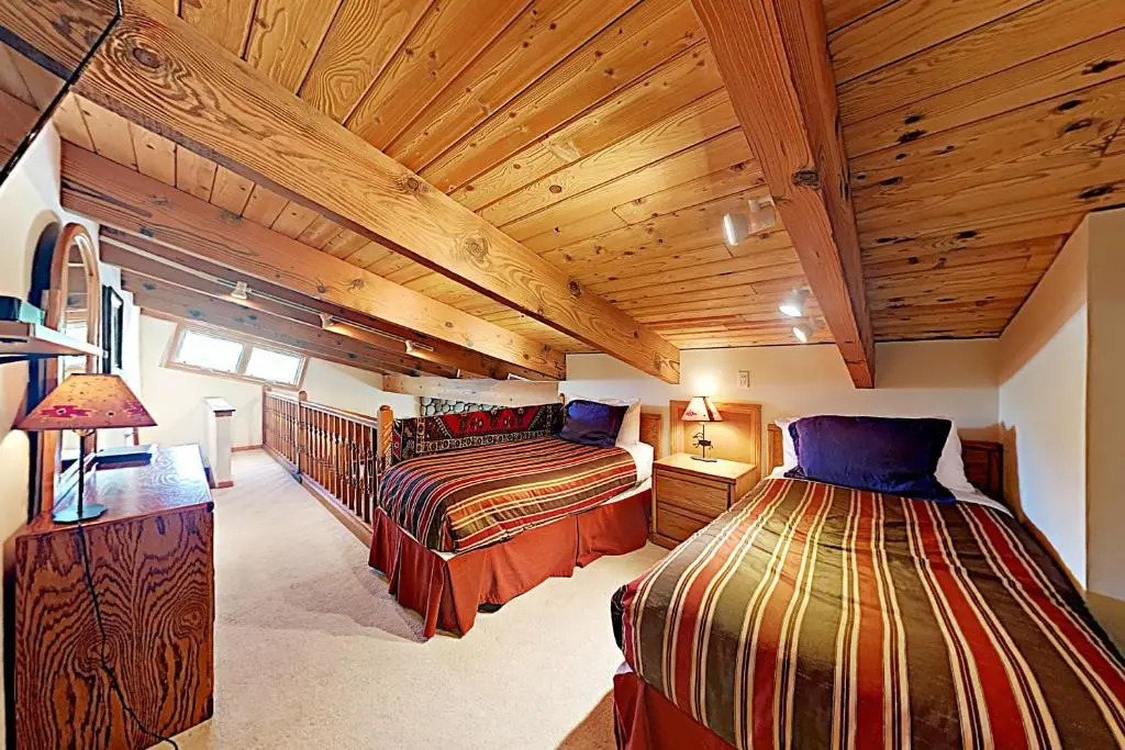 Timberline Condominiums 2 Bedroom Loft 3 Bath Deluxe Unit B3H