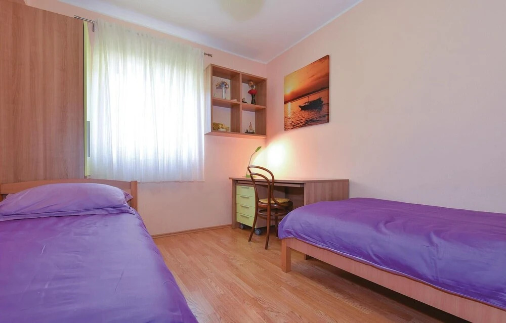 Three-Bedroom Holiday Home In Sibenik