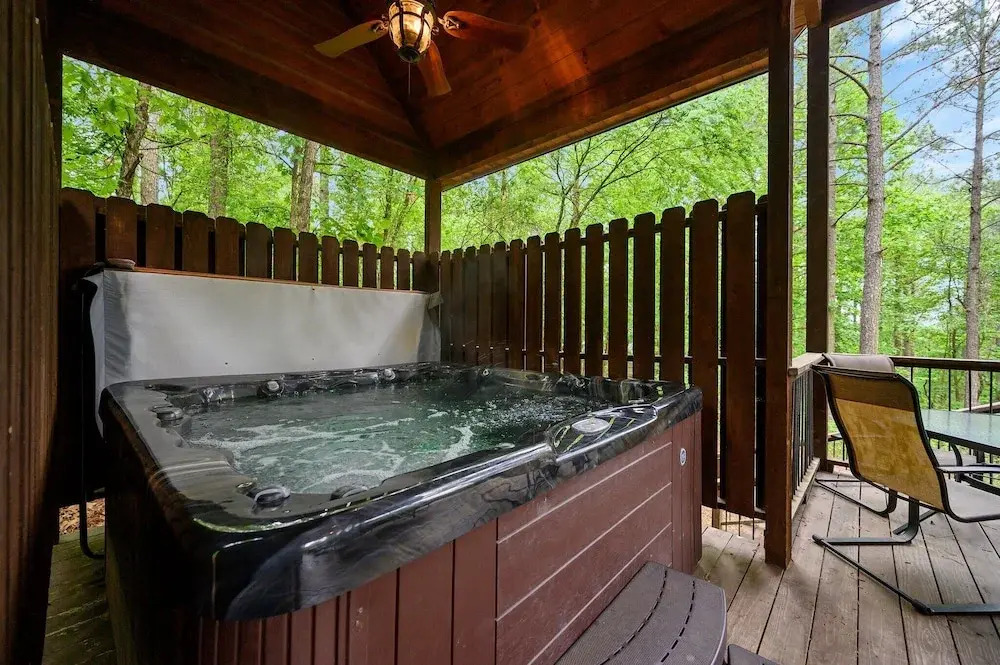 Cabin Vibe - Bunkroom - 3 King - Firepit - Shuffleboard