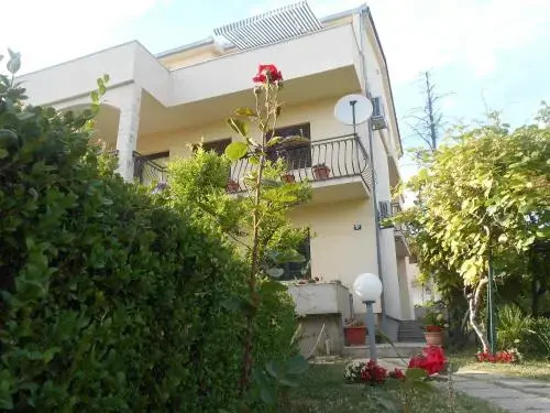 Apartment Cherry