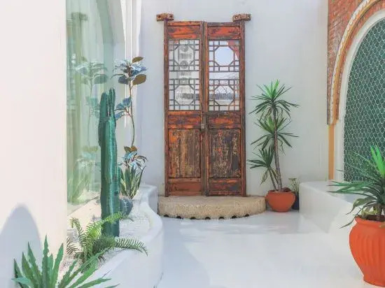 Shanghai change place homestay