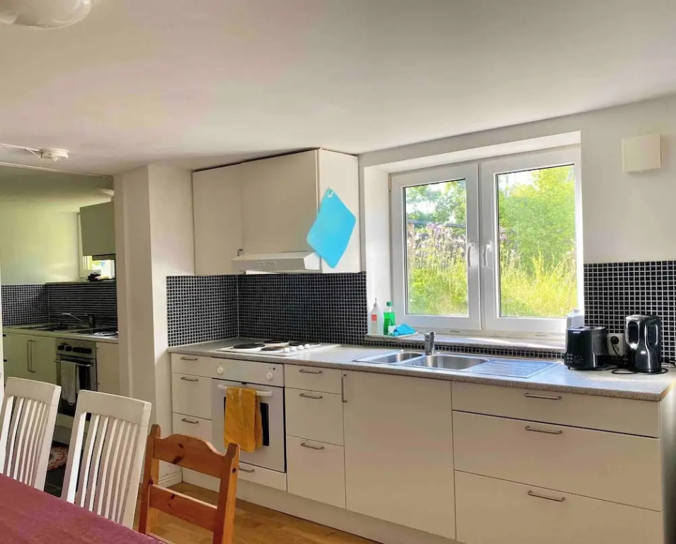Bjurvik's Villa - Flat 1 - Business Customers Only
