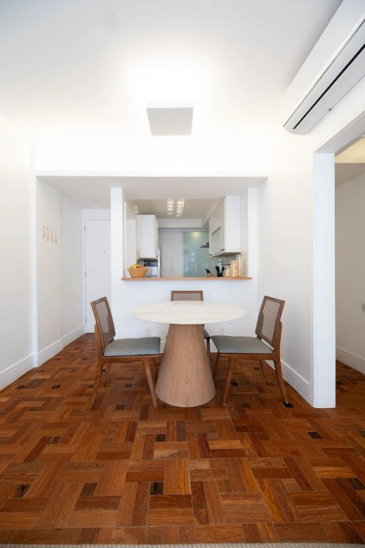 Leblon 2BR Apt 1 Min From the Beach - by Casape