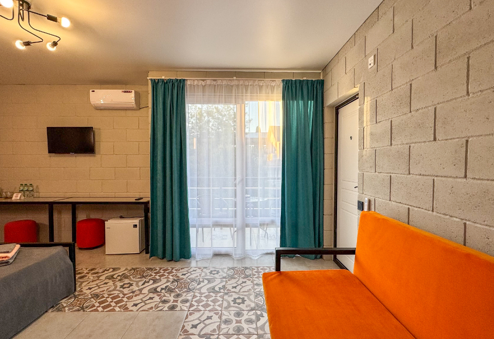 "Aquarius Hotel"